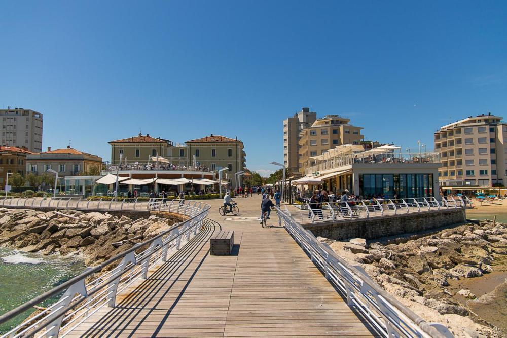 Zara D'Amare A Pesaro 10 Metri Dalla Spiaggia By Yohome Zewnętrze zdjęcie