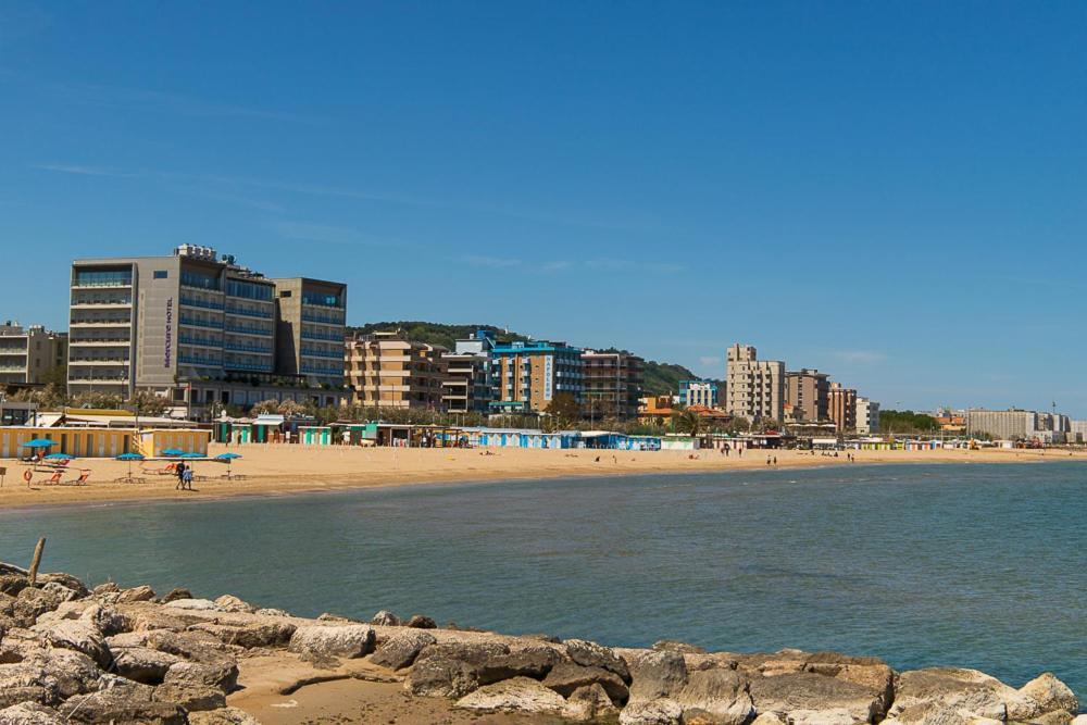 Zara D'Amare A Pesaro 10 Metri Dalla Spiaggia By Yohome Zewnętrze zdjęcie